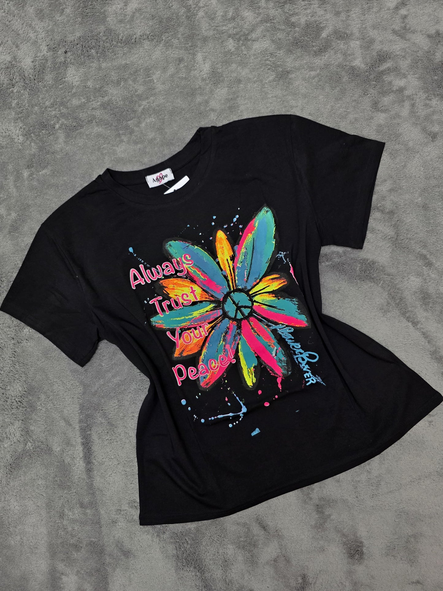 Tricou