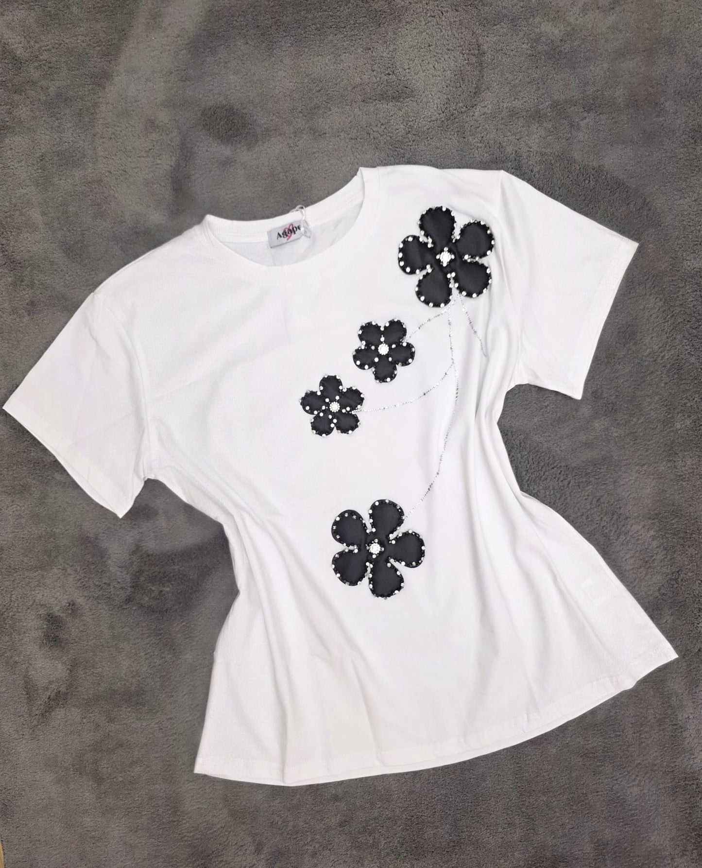 Tricou